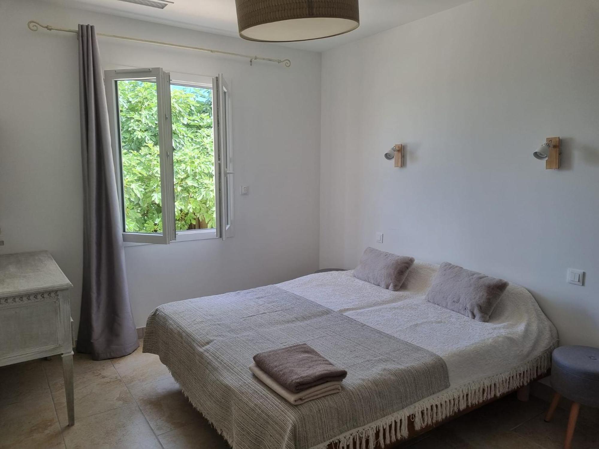 Au Fil De Soi Villa Saint-Julien-de-Peyrolas Oda fotoğraf