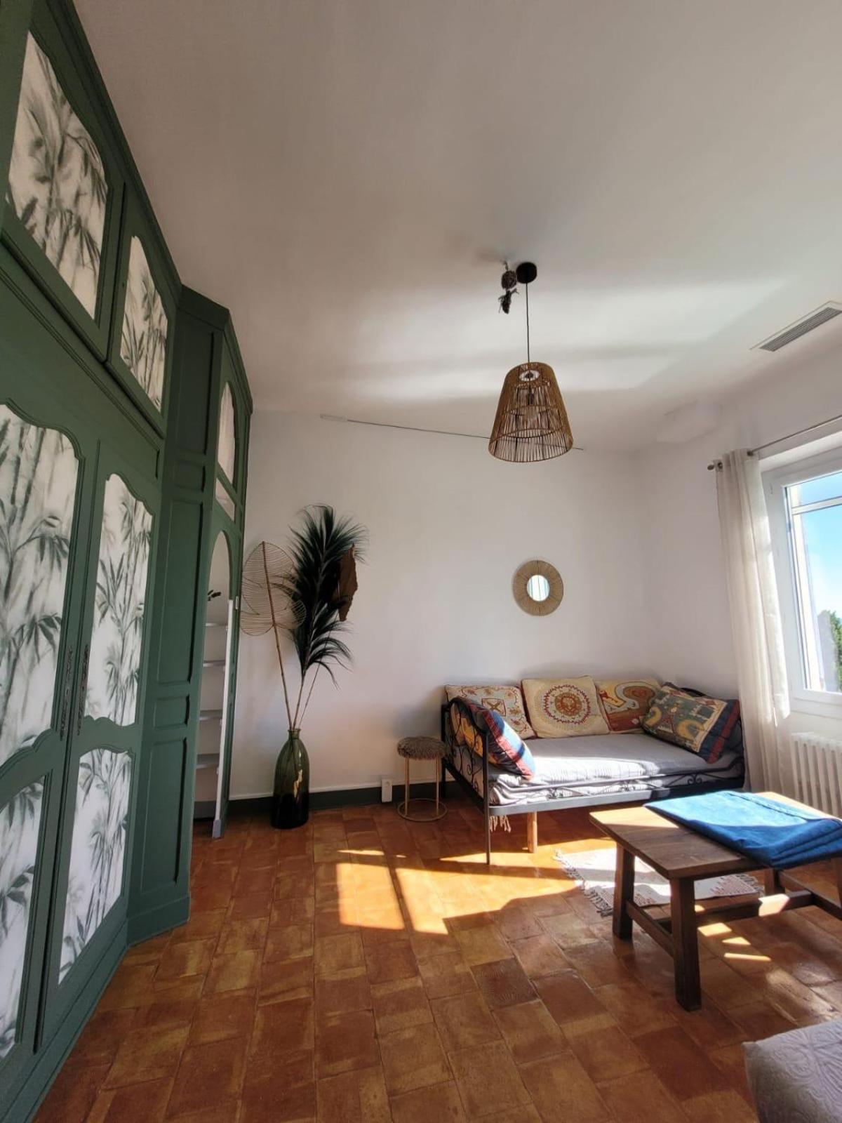 Au Fil De Soi Villa Saint-Julien-de-Peyrolas Oda fotoğraf